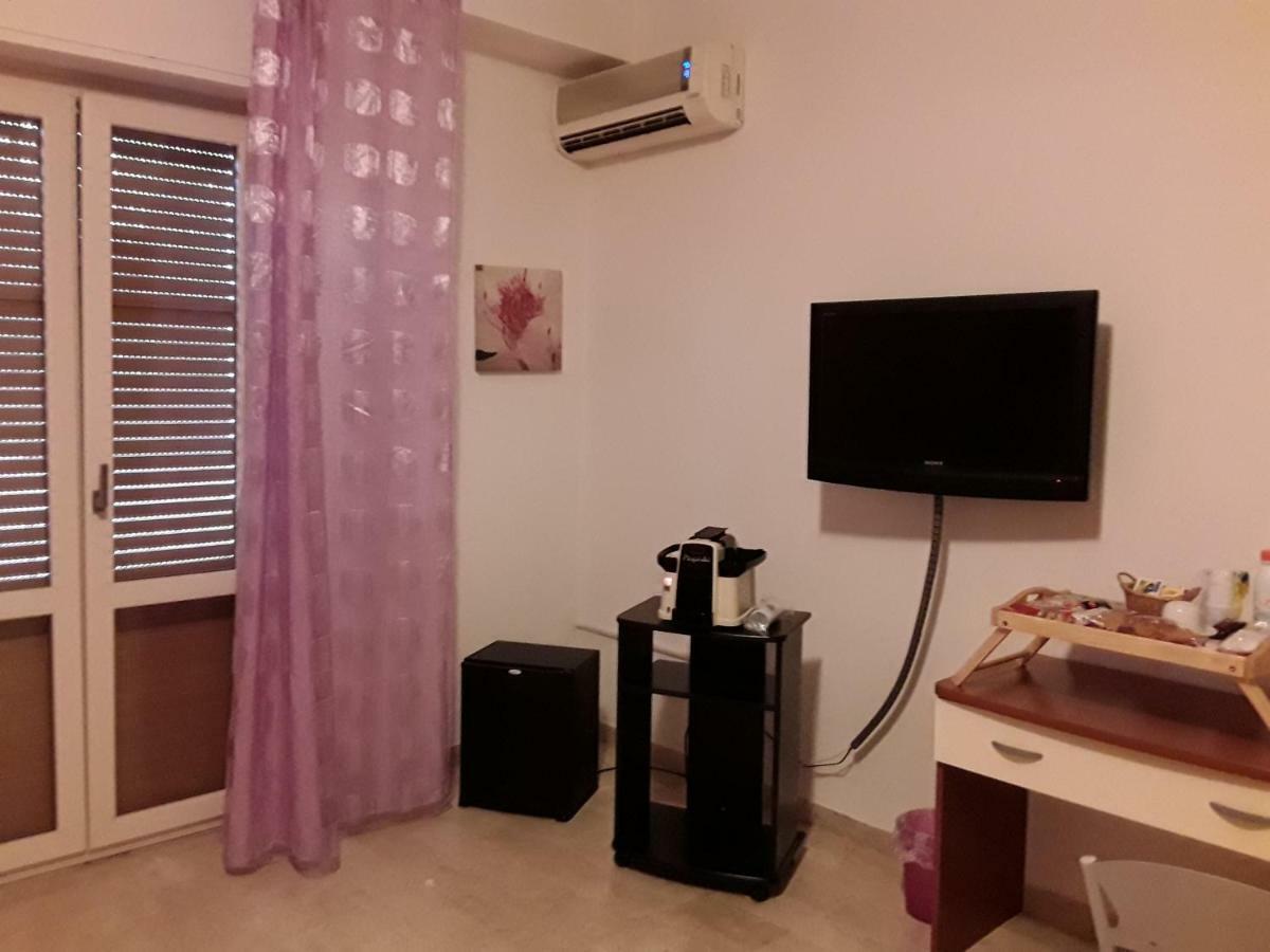 L'Attico Affittacamere B&B Καταντζάρο Εξωτερικό φωτογραφία
